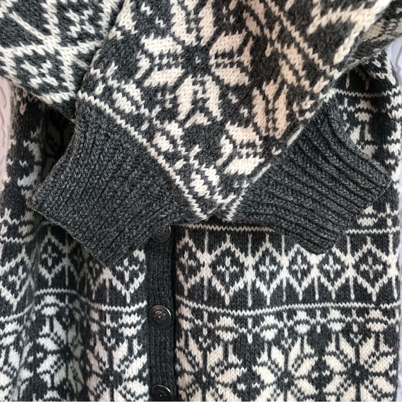 Handmade Handknit Fair Isle Winter Snowflake Wool Knit Button Up Sweater - Picture 9 of 10